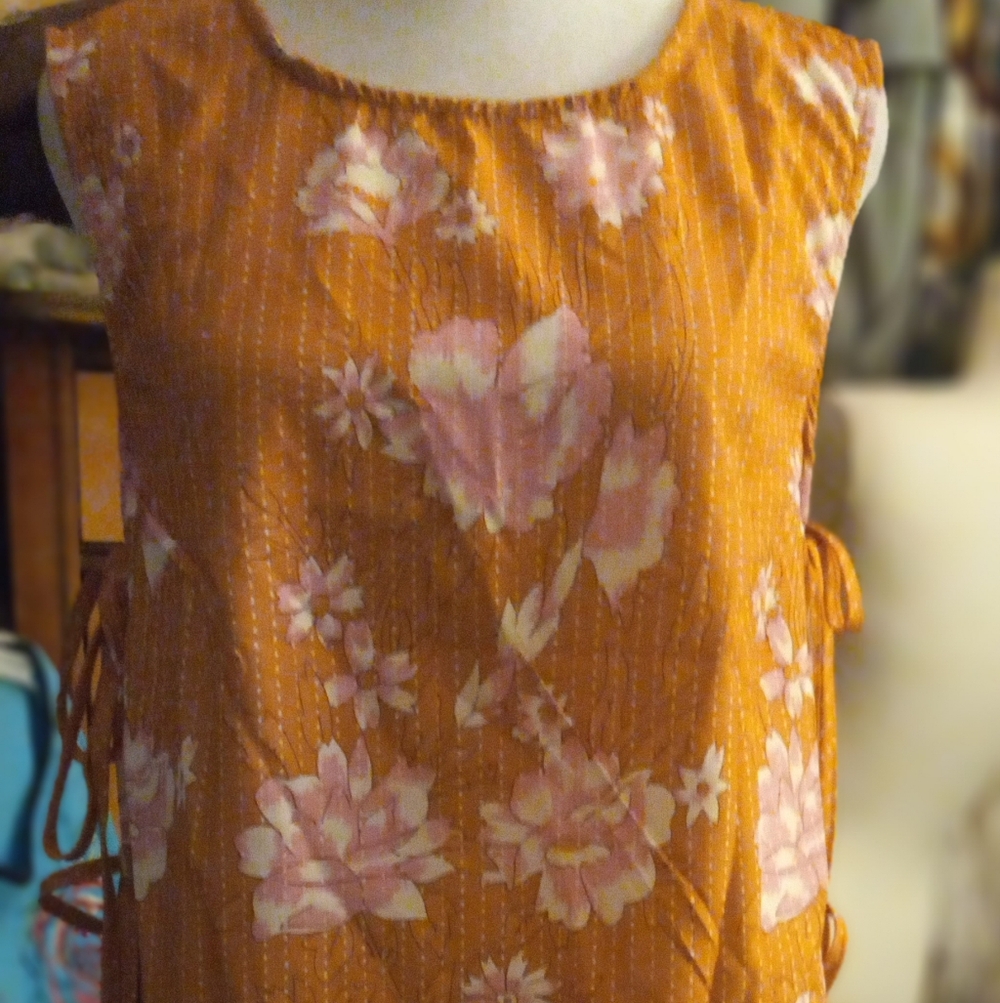 New,carmel color Y2k top floral pink bloom print sleeveless top ties side,size m